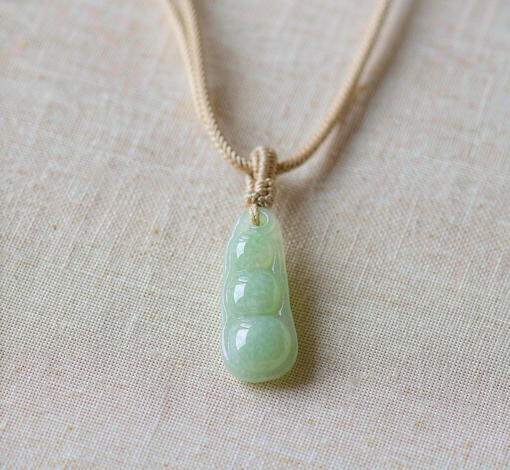 Jadeite Pendant — Bean Variety