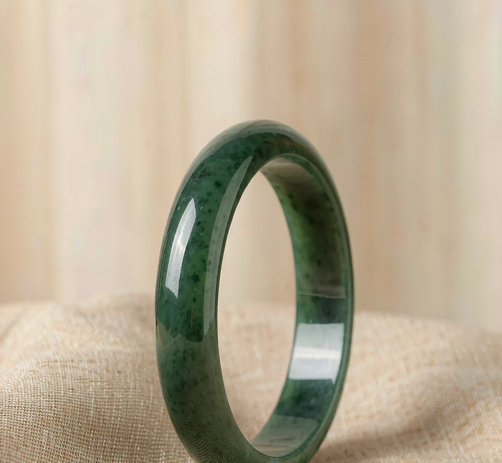 Nephrite Jade Bangle — Plain Round
