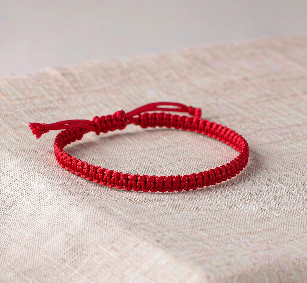 Woven Red String Bracelet — Basic